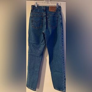 Levi’s 550 Relaxed fit Tapered leg, Size 5 JR M Excellent Condition